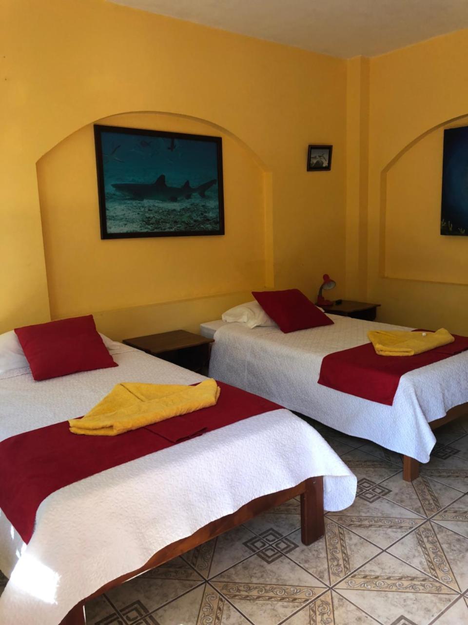 Hostal Sandrita Puerto Villamil Exteriör bild